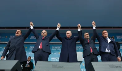 Erdoğan: Deprem bölgesindeki hak sahiplerine konutlarına kavuşma hedefimiz var