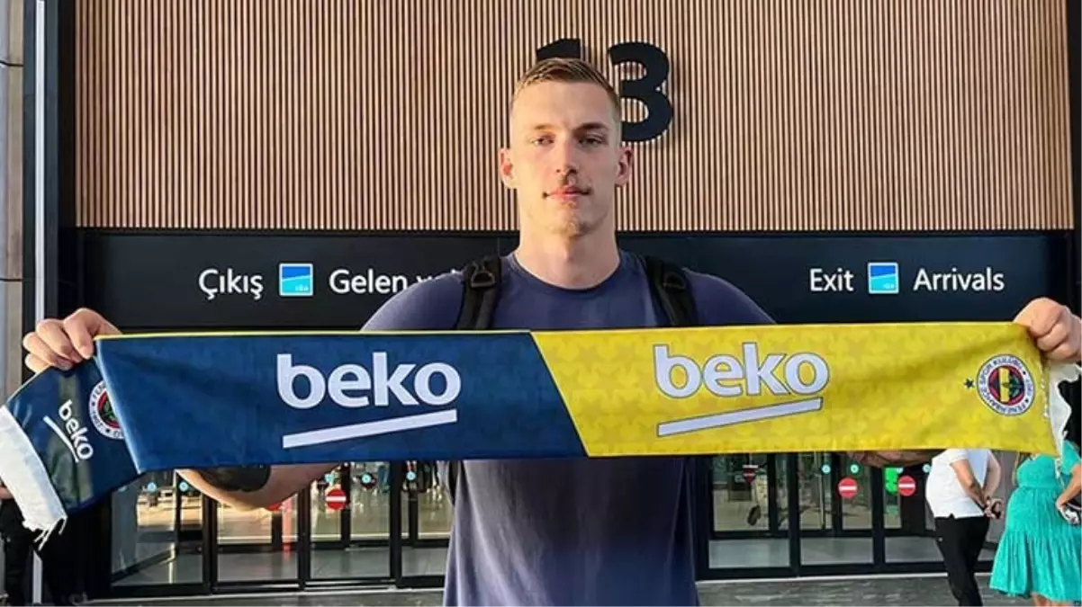 Ülkesine geri döndü! Fenerbahçe Beko’da yeni transfer Luka Samanic ile yollar ayrılıyor