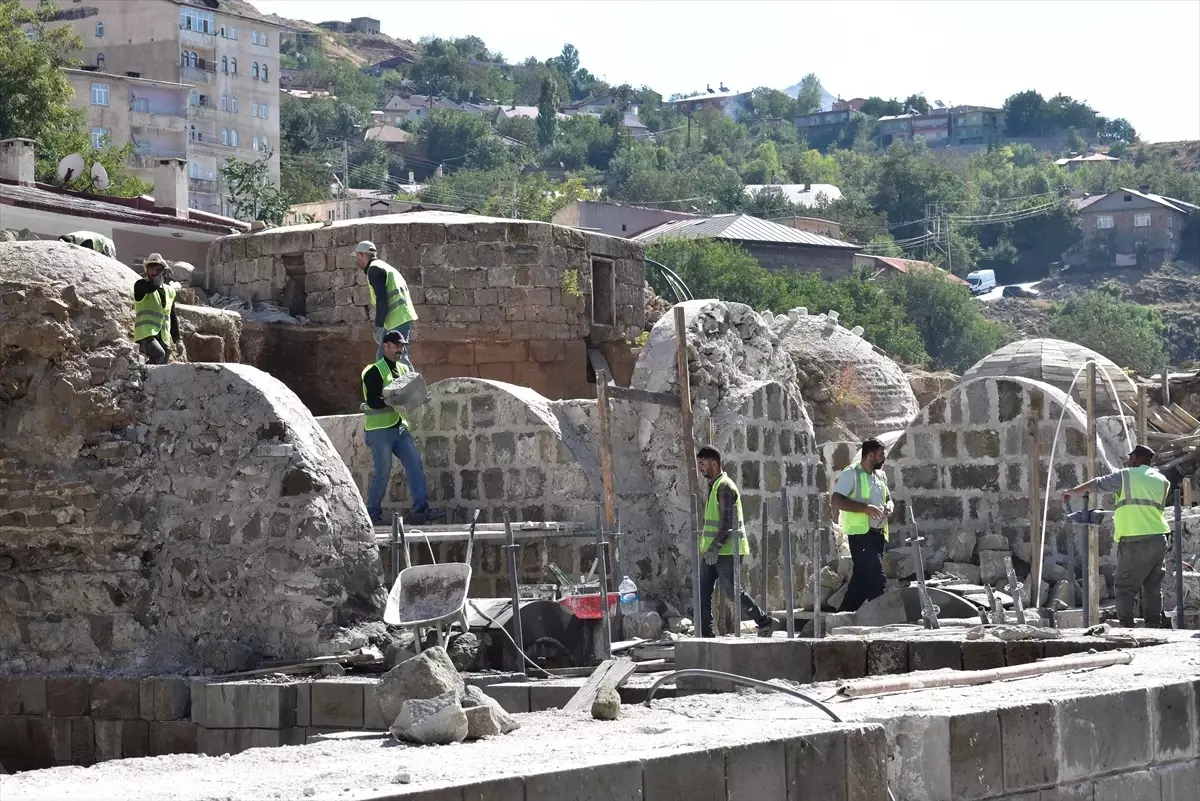 Bitlis’teki Tarihi Yapıların Restorasyonu Sürüyor