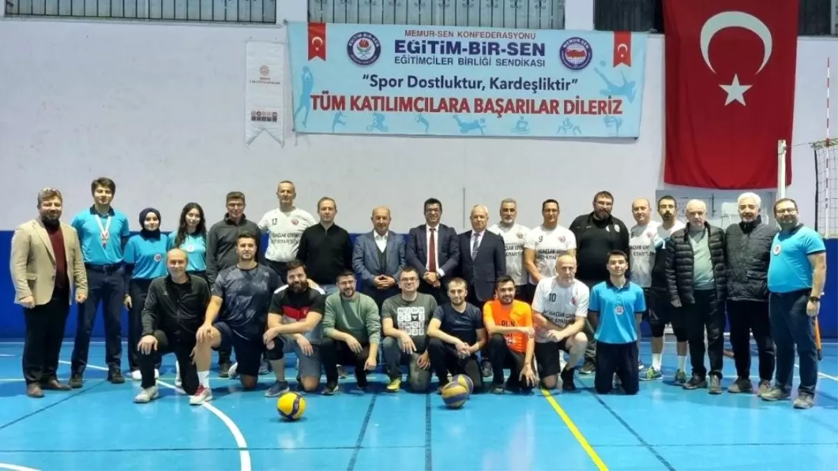 Kütahya’da ‘eğitim çalışanları voleybol turnuvası’ başladı